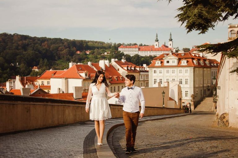 Фотограф в Праге. Проведение качественной фотосессии для путешественников по известным местам. Фото-маршрут №1. Цена указана.