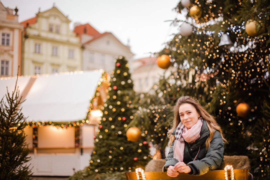 Русскоязычный фотограф, стоимость. Рождественская ярмарка на Староместской площади. Фотосессия в Праге на Рождество и Новый год.